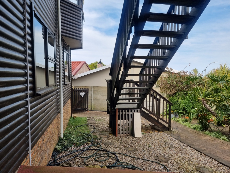 6 Bedroom Property for Sale in Dana Bay Western Cape